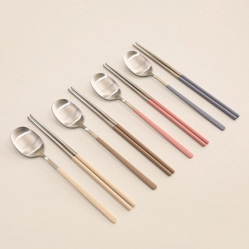 Snail Ribing Kwijindeumamang Sunsu 4 In Keoteureori , Cream White + Beuraun + Pink + Geure , Spoon 4 p + Chopsticks 4 p, 1 Set (달팽이리빙 퀴진드마망 순수 4인 커트러리, 크림화이트 + 브라운 + 핑크 + 그레이, 숟가락 4p + 젓가락 4p, 1세트)