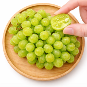 Yeonjungchoejeo Ssieopscheong Grape Choedae 22 brix Aepeulcheong Grape Otomkeuriseupi , 1 Box , 2 kg ([연중최저가] 씨없는청포도 최대22brix 애플청포도 오톰크리스피, 1박스, 2kg)