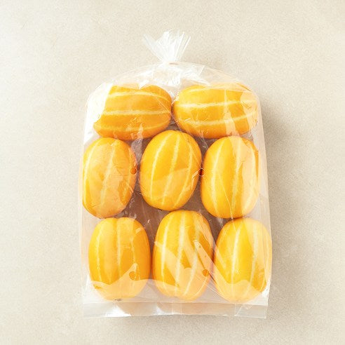 Heukmi 11 brix Watermelon , 5 kg Sang , 1 Pack (곰곰 성주 실속 미니참외, 2kg, 1개)