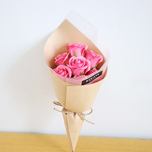 Mori & Johwa Binukkot Belra Rose Kkotdabal , Hot Pink (모리앤 조화 비누꽃 벨라 장미꽃다발, 핫핑크)