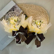 Reobeulripam Johwa Magic Ppeutti Peulrawo Beolrun Kkotdabal ver & Tik Rose 2 p, Abori (러블리팜 조화 매직 쁘띠 플라워 벌룬 꽃다발 ver 앤틱장미 2p, 아이보리)