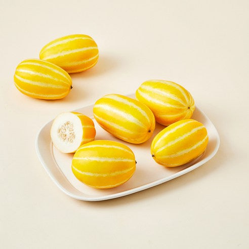 Heukmi 11 brix Watermelon , 5 kg Sang , 1 Pack (이희송 농부의 유기농 참외 4~7입, 1.2kg, 1개)