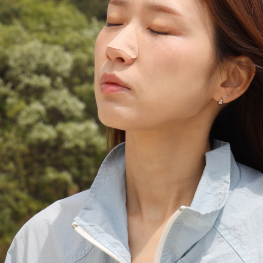 Raendeuwin Ko Kotdeungyong Silrikon Jaoeseonchadan Sseonpaechi Golpeupaechi ( feat. Ryoyong Silrikon Jeomchakje ) 16 Sheets , 1 Pack , 13 g (랜드윈 코 콧등용 실리콘 자외선차단 썬패치 골프패치 료용 점착제)